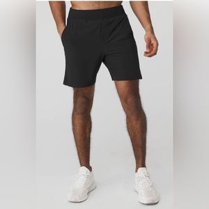 Alo NWT Men’s 7” Repetition Short - black